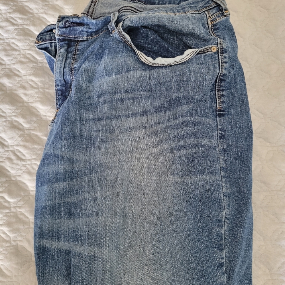 Denizen curvy slim jeans